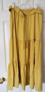 High waisted yellow skirt with belt